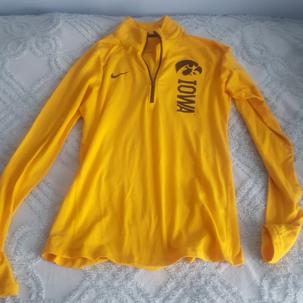 Iowa Hawkeye Nike Dry Fit